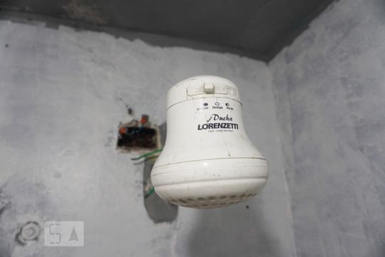 Banheiro de casa para alugar com 2 quartos, 12m² em Jardim Arize, São Paulo