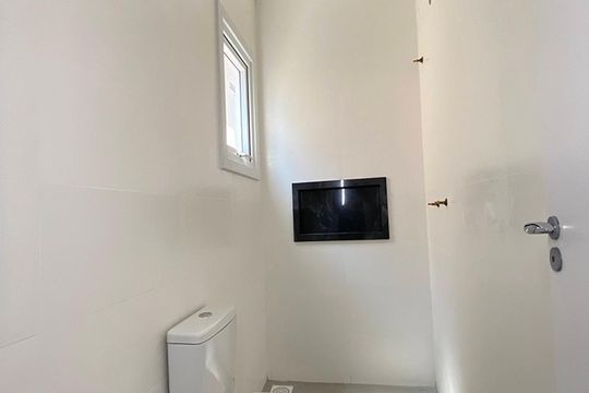 Banheiro da Suíte de casa de condomínio à venda com 3 quartos, 108m² em Pátria Nova, Novo Hamburgo