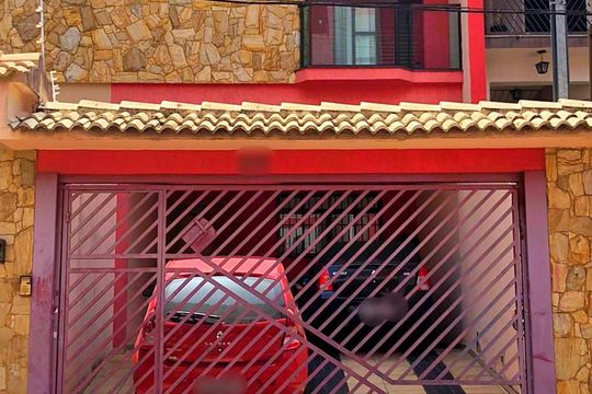Fachada de casa à venda com 3 quartos, 162m² em Utinga, Santo André