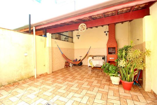 Área Externa de casa à venda com 3 quartos, 162m² em Utinga, Santo André