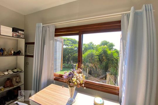 Janela do Quarto 2 de casa à venda com 2 quartos, 75m² em Centro, Novo Hamburgo