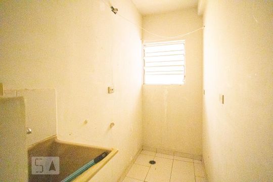 Área de Serviço de apartamento para alugar com 1 quarto, 30m² em Vila Silva Ribeiro, Carapicuíba
