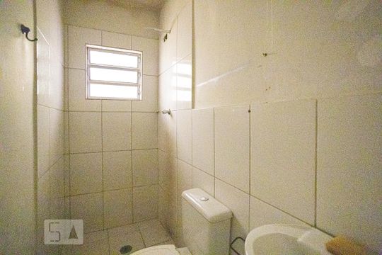 Banheiro de apartamento para alugar com 1 quarto, 30m² em Vila Silva Ribeiro, Carapicuíba