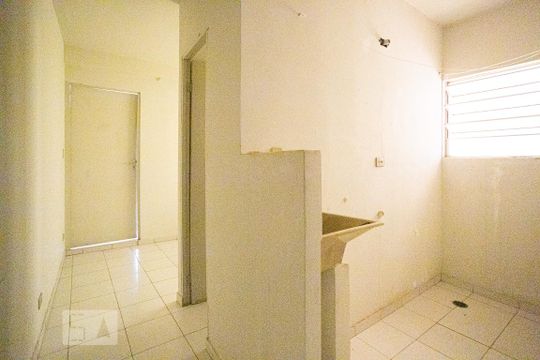Área de Serviço de apartamento para alugar com 1 quarto, 30m² em Vila Silva Ribeiro, Carapicuíba