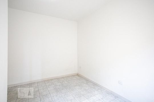 Sala/Quarto de casa para alugar com 1 quarto, 30m² em Vila Silva Ribeiro, Carapicuíba