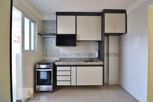 Cozinha de apartamento para alugar com 2 quartos, 58m² em Campestre, Santo André