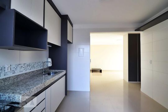 Cozinha de apartamento para alugar com 2 quartos, 58m² em Campestre, Santo André