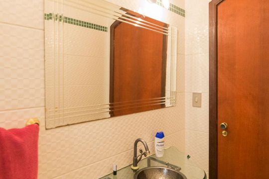 Lavabo de casa para alugar com 4 quartos, 198m² em Parque Erasmo Assunção, Santo André