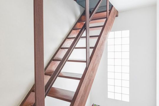 Escada de casa para alugar com 4 quartos, 198m² em Parque Erasmo Assunção, Santo André