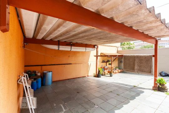 Garagem de casa à venda com 2 quartos, 198m² em Jardim Ivone, São Paulo