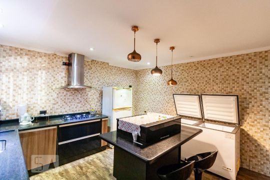 Cozinha de casa à venda com 2 quartos, 198m² em Jardim Ivone, São Paulo