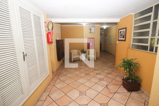 Hall de Entrada de apartamento para alugar com 1 quarto, 36m² em Centro Histórico, Porto Alegre