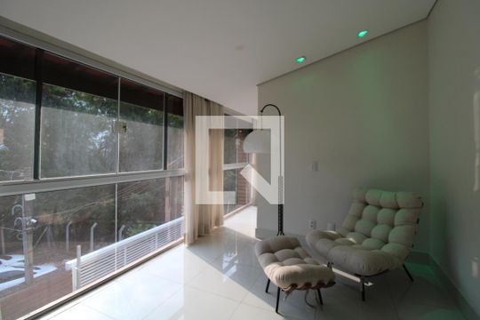 Sala de TV de casa à venda com 3 quartos, 240m² em Parque das Universidades, Campinas