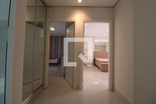 Corredor de casa à venda com 3 quartos, 240m² em Parque das Universidades, Campinas