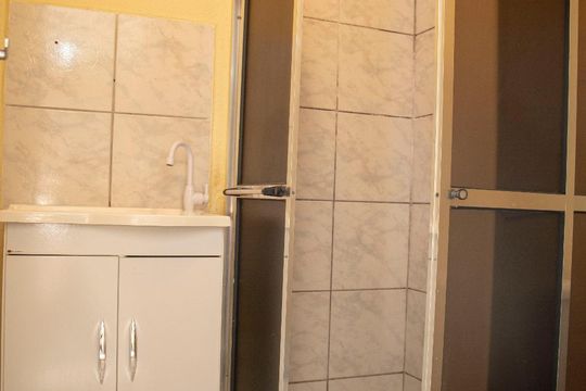 Banheiro de apartamento à venda com 2 quartos, 38m² em Conceição, Diadema