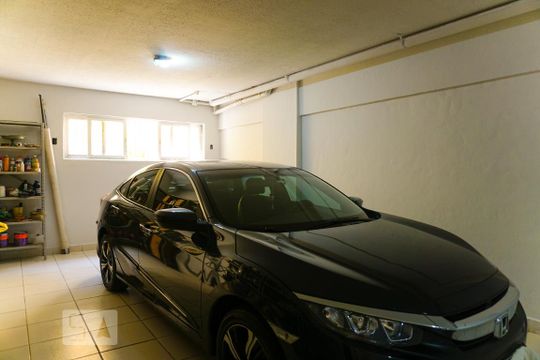 Garagem de casa de condomínio para alugar com 4 quartos, 263m² em Barra da Tijuca, Rio de Janeiro