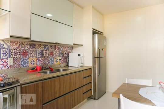 Cozinha de casa de condomínio para alugar com 4 quartos, 263m² em Barra da Tijuca, Rio de Janeiro
