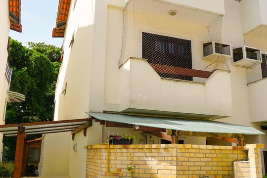 Fachada de casa de condomínio para alugar com 4 quartos, 263m² em Barra da Tijuca, Rio de Janeiro