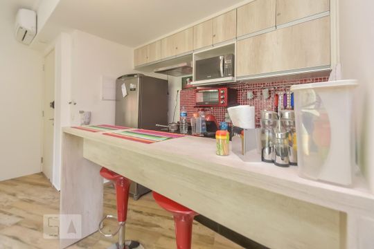 Cozinha de kitnet/studio para alugar com 1 quarto, 30m² em Bela Vista, São Paulo