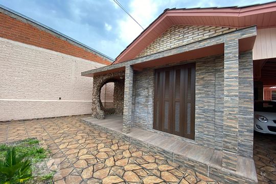 Fachada de casa à venda com 4 quartos, 280m² em Jardim Mauá, Novo Hamburgo