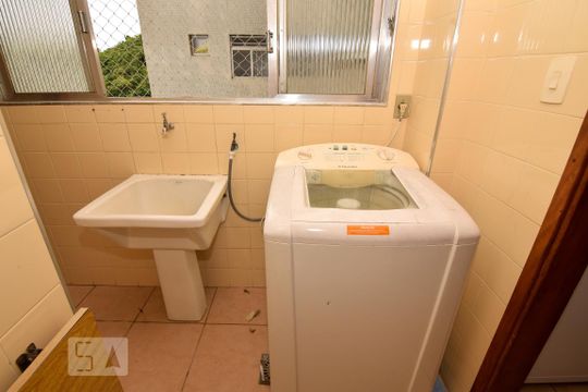 Área de Serviço de apartamento para alugar com 3 quartos, 105m² em Barra Funda, Guarujá