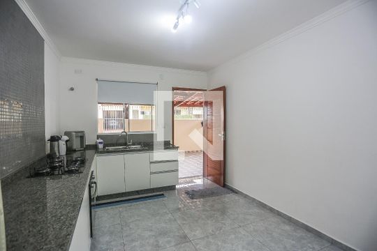 Cozinha de casa para alugar com 3 quartos, 220m² em Jardim Sarah, São Paulo