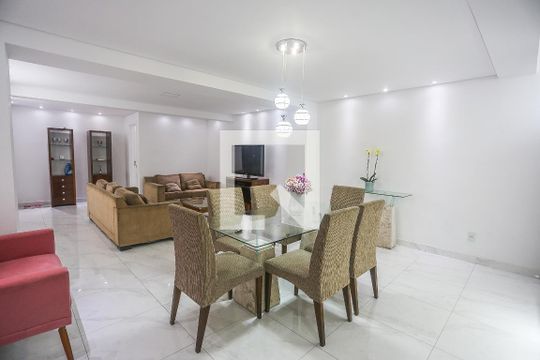 Sala de Estar de casa para alugar com 3 quartos, 220m² em Jardim Sarah, São Paulo