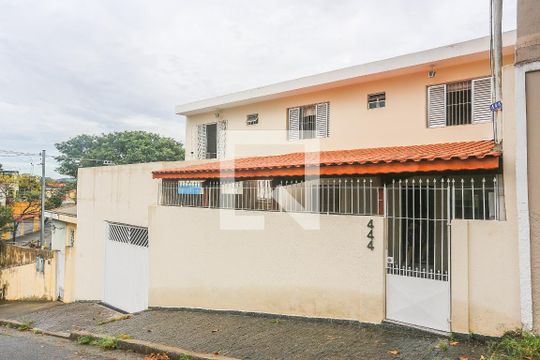 Fachada de casa para alugar com 3 quartos, 220m² em Jardim Sarah, São Paulo