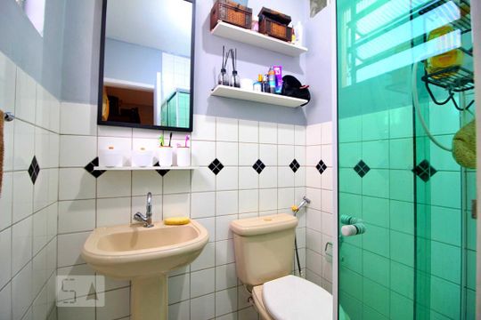 Banheiro da Suíte de casa à venda com 3 quartos, 250m² em Vila Alice, Santo André