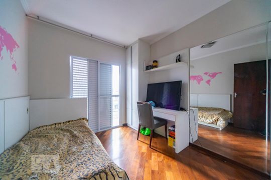 Quarto 1 de casa para alugar com 4 quartos, 340m² em Vila Scarpelli, Santo André