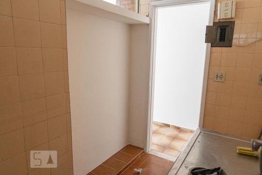 Cozinha de apartamento para alugar com 1 quarto, 40m² em Icaraí, Niterói