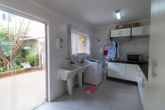Área de Serviço de casa à venda com 5 quartos, 400m² em Vila Curuçá, Santo André