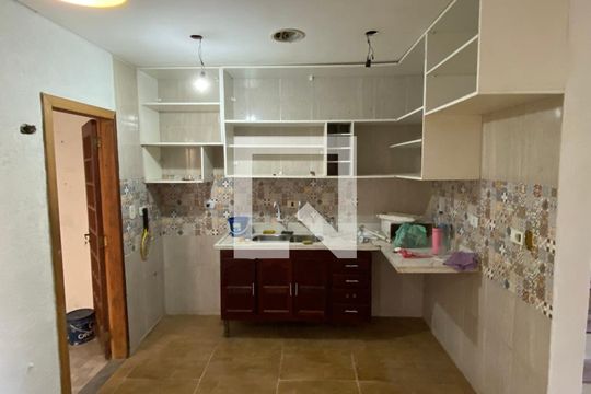 Cozinha de casa à venda com 2 quartos, 77m² em Vila do Encontro, São Paulo