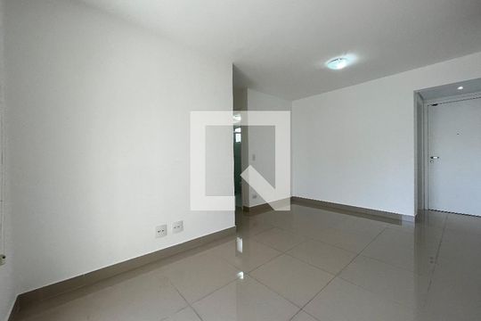 Sala de apartamento para alugar com 2 quartos, 72m² em Chácara Inglesa, São Paulo