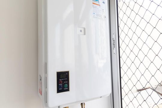 Área de serviço - aquecedor de apartamento à venda com 2 quartos, 86m² em Pinheiros, São Paulo