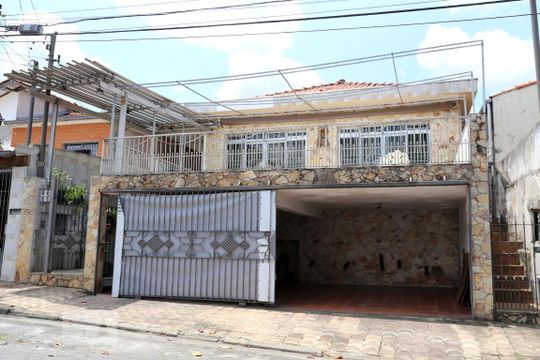 Fachada  de casa à venda com 4 quartos, 200m² em Vila Sônia, São Paulo