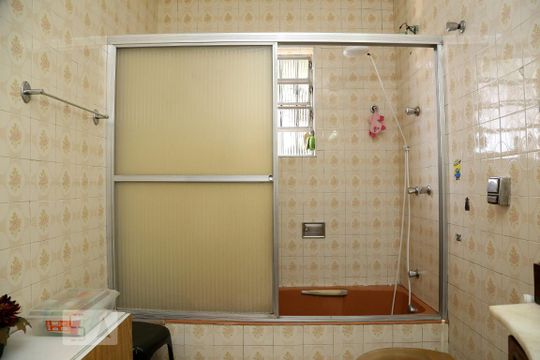 Banheiro da Suíte de casa à venda com 4 quartos, 200m² em Vila Sônia, São Paulo