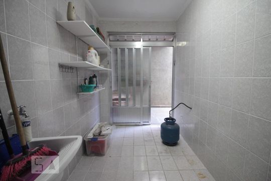 area de serviço de casa para alugar com 3 quartos, 150m² em Vila Francos, São Paulo