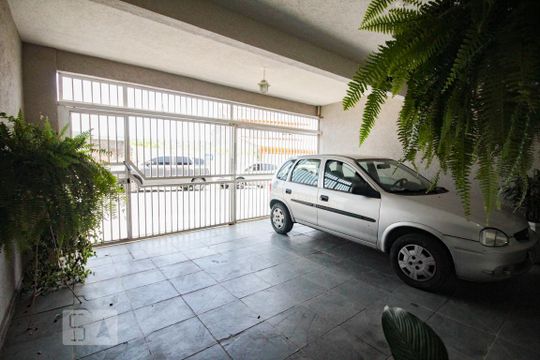 garagem de casa para alugar com 3 quartos, 150m² em Vila Francos, São Paulo