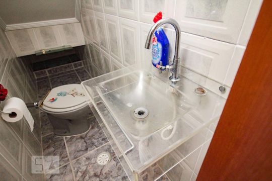 lavabo de casa para alugar com 3 quartos, 150m² em Vila Francos, São Paulo