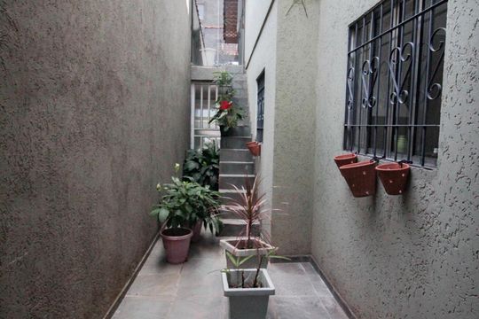 quintal lateral de casa para alugar com 3 quartos, 150m² em Vila Francos, São Paulo