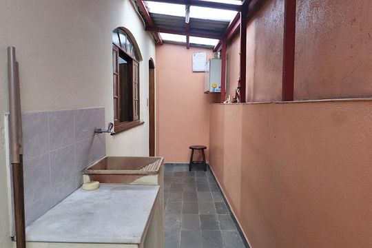Corredor Lateral de casa à venda com 3 quartos, 224m² em Jardim Ana Maria, Santo André