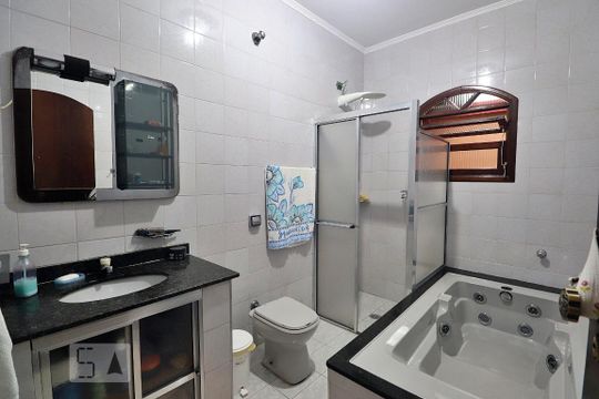 Banheiro de casa à venda com 3 quartos, 224m² em Jardim Ana Maria, Santo André