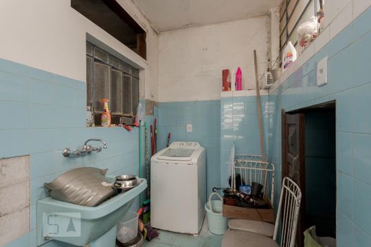 Área de Serviço de casa à venda com 3 quartos, 400m² em Petrópolis, Porto Alegre