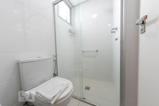 Banheiro de apartamento para alugar com 1 quarto, 32m² em Eldorado, Contagem