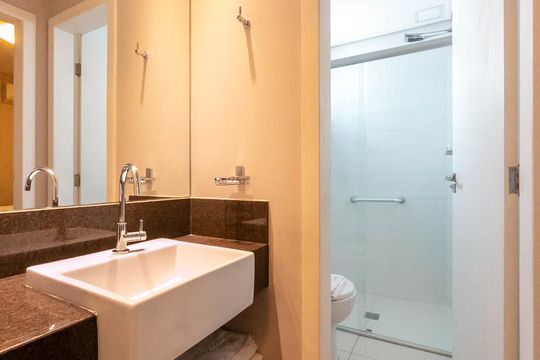 Banheiro de apartamento para alugar com 1 quarto, 32m² em Eldorado, Contagem