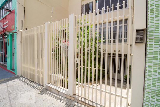 Entrada de apartamento para alugar com 1 quarto, 67m² em Liberdade, São Paulo