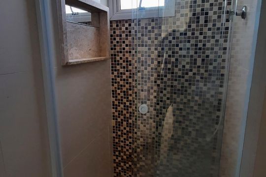 Banheiro  de apartamento à venda com 2 quartos, 50m² em Vila Antonieta, São Paulo