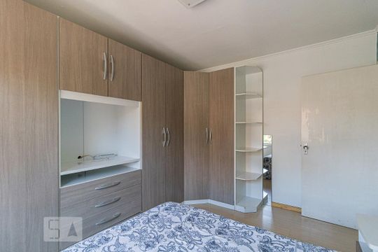 Quarto 1 de apartamento para alugar com 2 quartos, 63m² em São João, Porto Alegre