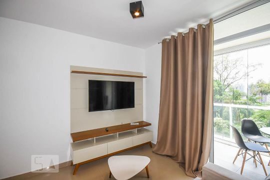 Sala de tv de kitnet/studio à venda com 1 quarto, 35m² em Real Parque, São Paulo